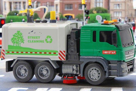 Zamiatarka śmieciarka ulic uliczna napęd frykcyjny led dżwięk gumowe kołą