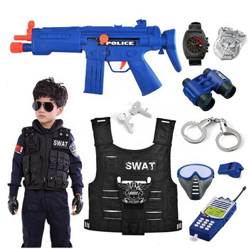 Zestaw policjant kamizelka lornetka kajdanki broń